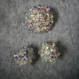 Elegant  Brooch Set